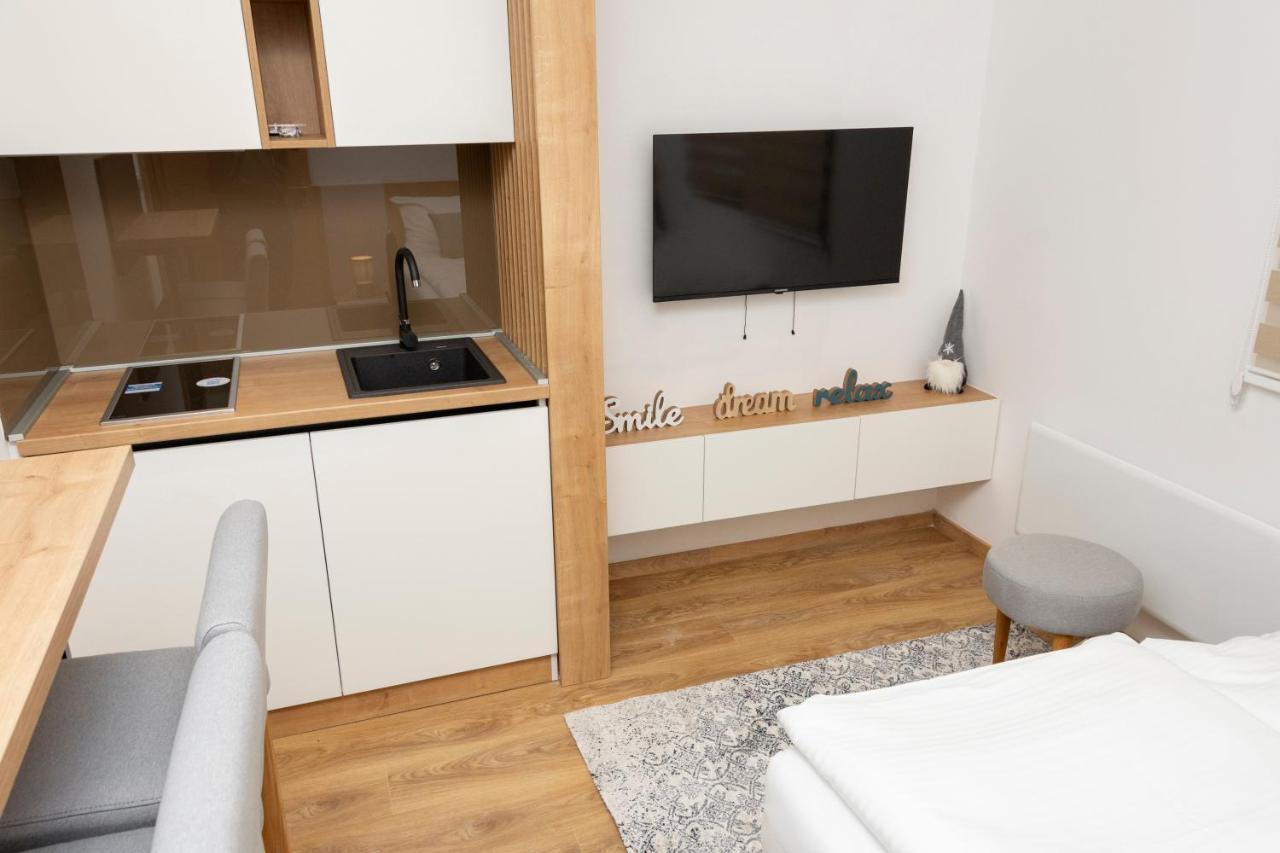 יהורינה Apartmani Kamavu מראה חיצוני תמונה