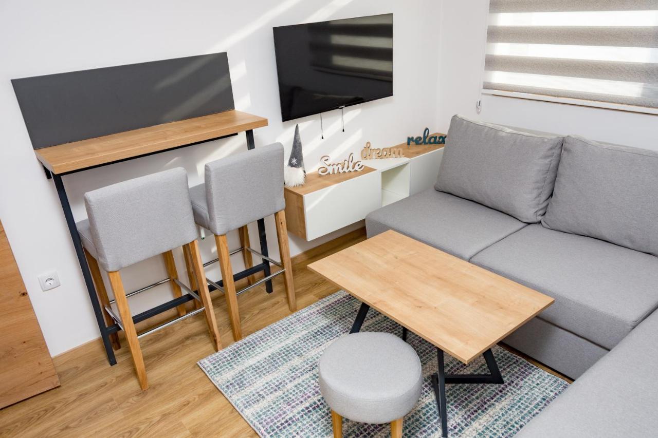 יהורינה Apartmani Kamavu מראה חיצוני תמונה